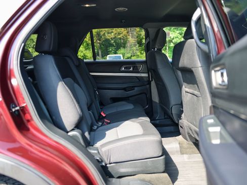 Certified 2018 Ford Explorer XLT AWD/4WD image 13
