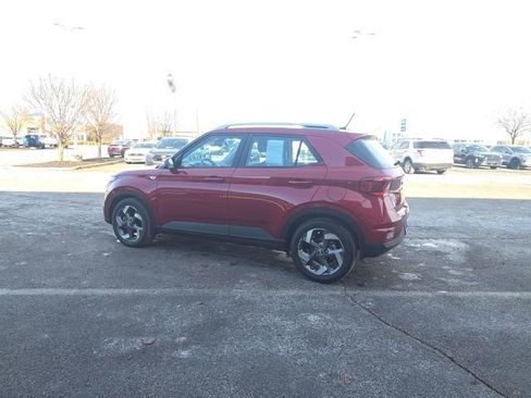 Used 2024 Hyundai Venue SEL image 7