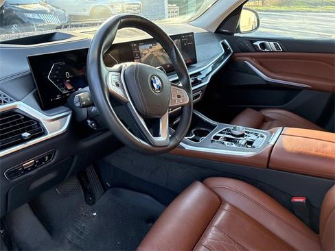Used 2023 BMW X7 xDrive40i w/ Executive Package image 11