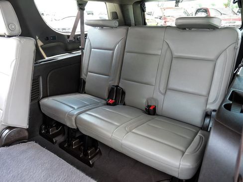 Used 2023 Chevrolet Suburban LT RWD image 42