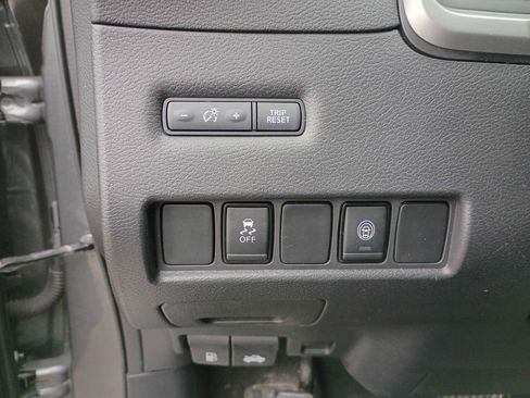 Used 2023 Nissan Murano SV image 27