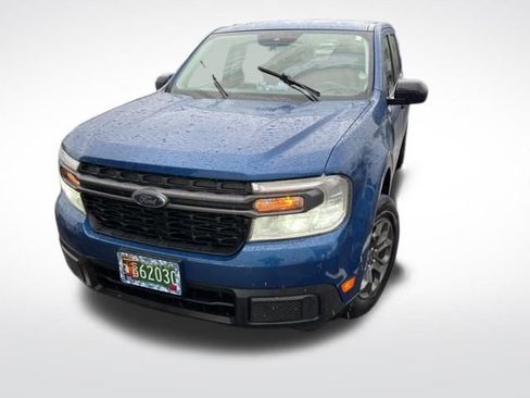 Used 2023 Ford Maverick XLT image 2