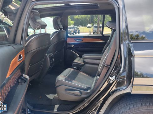 Used 2023 Jeep Grand Cherokee L Summit AWD/4WD image 27