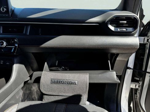 Used 2023 Honda Pilot Sport image 58