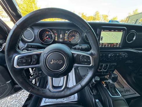 Used 2020 Jeep Wrangler Unlimited Sahara image 22