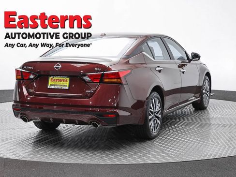 Used 2024 Nissan Altima 2.5 SV w/ SV Premium Package AWD/4WD image 5