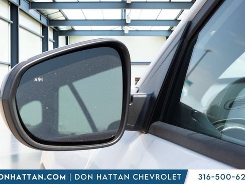 New 2026 Chevrolet Trax RS w/ Sunroof Package FWD image 25