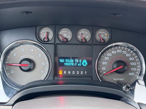 Used 2010 Ford F150 XLT image 8