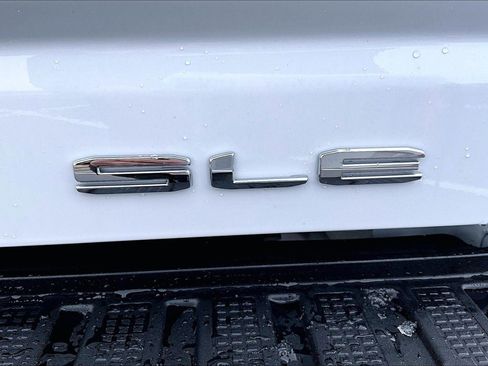 New 2026 GMC Sierra 2500 SLE w/ SLE Value Package; AWD/4WD image 10
