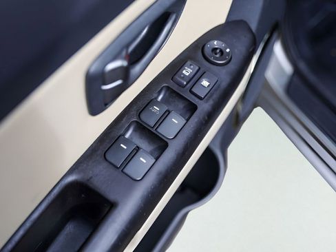 Used 2011 Kia Soul ! image 23