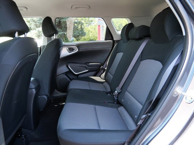 Used 2025 Kia Soul LX FWD image 11