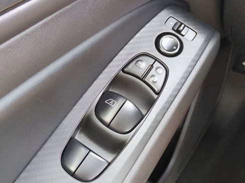 Used 2024 Nissan Altima 2.5 SV image 22