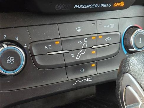 Used 2018 Ford Focus SE image 18