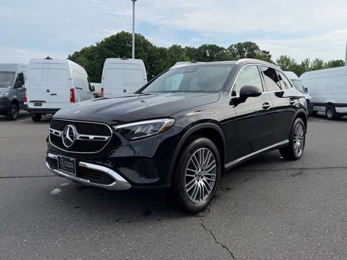 Used 2026 Mercedes-Benz GLC 300 4MATIC image 3