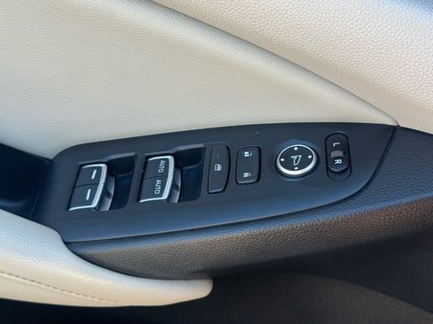 Used 2018 Honda Accord EX image 26