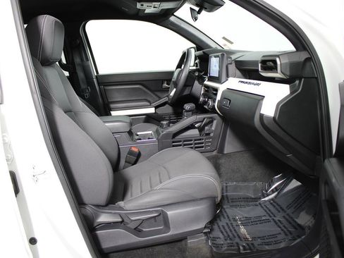 Used 2024 Toyota Tacoma TRD Off-Road image 10