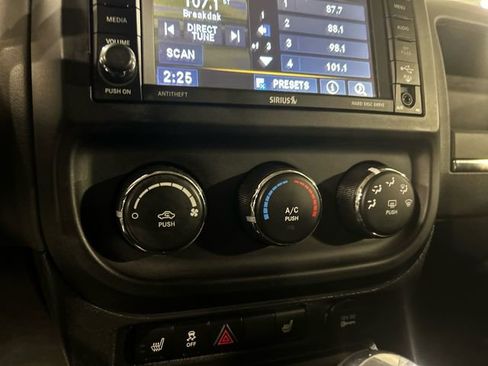 Used 2014 Jeep Patriot Latitude w/ Sun/Sound Group image 16
