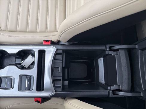 Used 2024 Ford Edge SEL w/ Convenience Package image 18