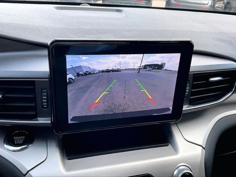 Used 2022 Ford Explorer XLT w/ Equipment Group 202A image 27