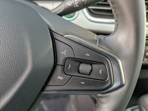 Used 2025 Chevrolet Trax LT w/ LT Convenience Package image 23