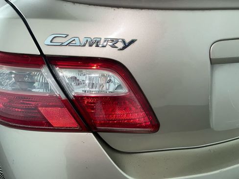 Used 2008 Toyota Camry LE FWD image 11
