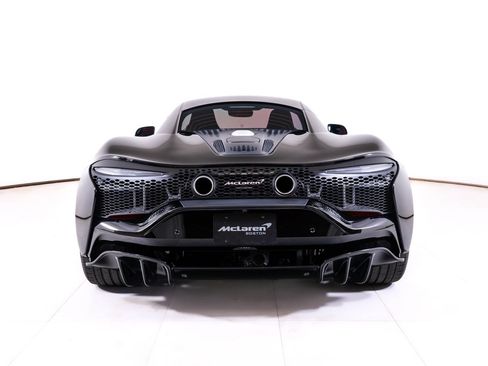 Used 2024 McLaren Artura RWD image 4