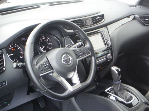 Used 2021 Nissan Rogue Sport SV AWD/4WD image 12