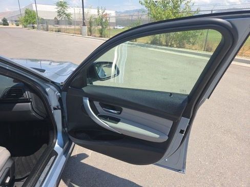 Used 2013 BMW 328i xDrive Sedan AWD/4WD image 19