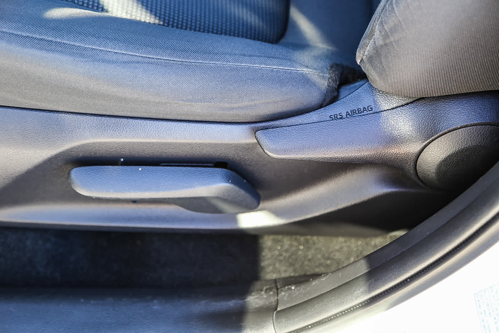Used 2019 Toyota RAV4 LE w/ Carpet Mat Package AWD/4WD image 19