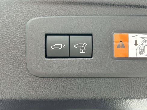 Used 2025 Toyota Land Cruiser Base image 17