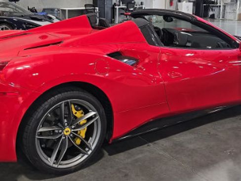 Used 2018 Ferrari 488 Spider RWD image 4