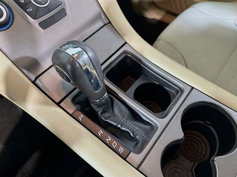 Used 2018 Ford Taurus SE image 19