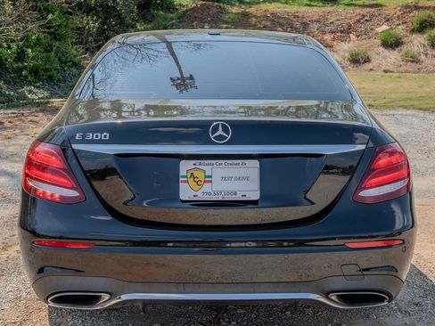 Used 2017 Mercedes-Benz E 300 image 4