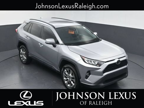 Used 2021 Toyota RAV4 XLE Premium AWD/4WD image 22