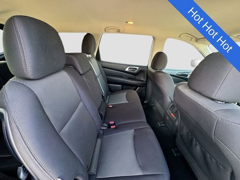 Used 2020 Nissan Pathfinder S image 26