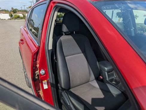 Used 2017 Toyota RAV4 LE w/ Carpet Mat Package image 26