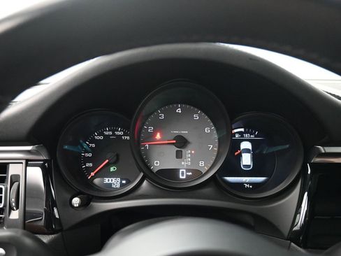 Used 2021 Porsche Macan S image 10