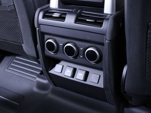 Used 2023 Land Rover Defender 130 S image 15