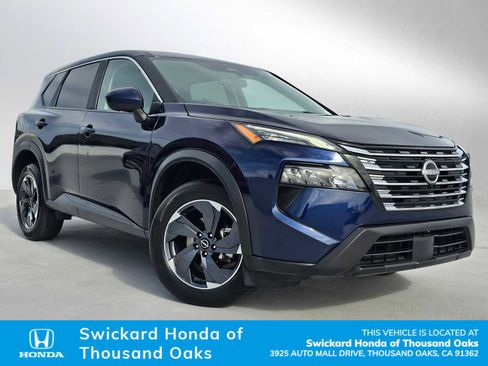 Used 2024 Nissan Rogue SV FWD image 1