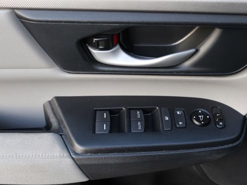Used 2019 Honda CR-V LX image 19