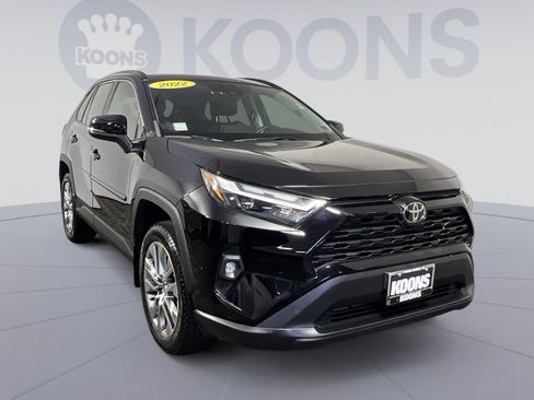 Used 2022 Toyota RAV4 XLE Premium AWD/4WD image 2
