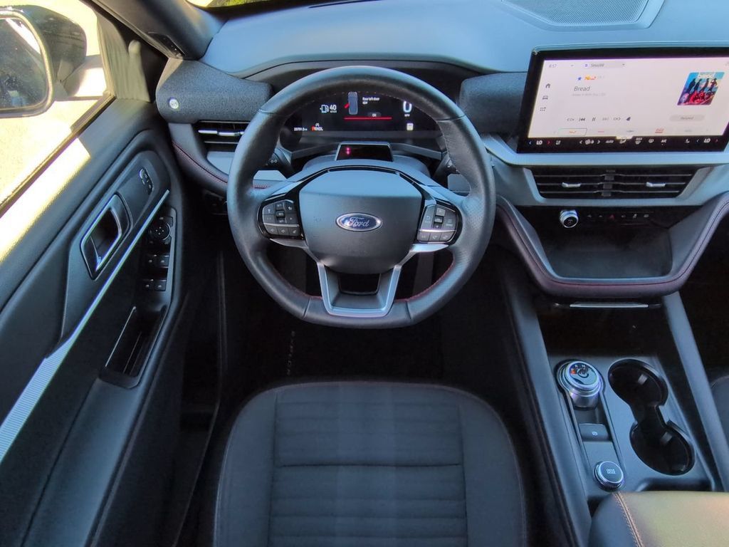 Used 2025 Ford Explorer ST-Line RWD image 16