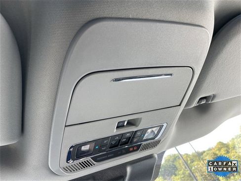 Used 2024 Ford F350 Lariat image 43