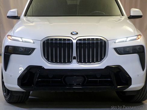 Certified 2023 BMW X7 xDrive40i w/ M Sport Package image 6