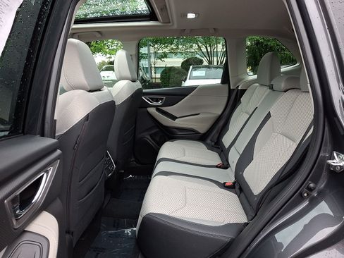 Used 2023 Subaru Forester Premium AWD/4WD image 10