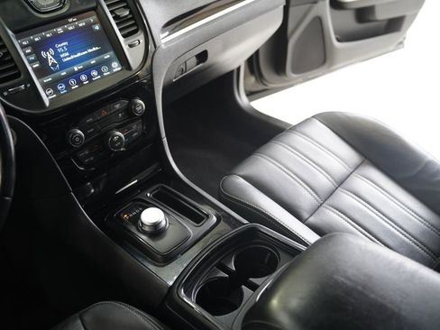 Used 2019 Chrysler 300 S AWD/4WD image 20