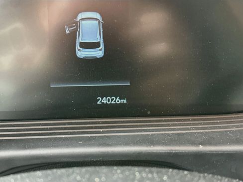 Used 2025 Hyundai Venue SEL FWD image 19