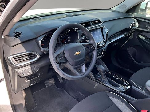 Certified 2023 Chevrolet TrailBlazer LT w/ Convenience Package FWD image 15