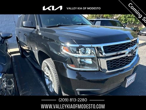 Used 2019 Chevrolet Suburban LS RWD image 1