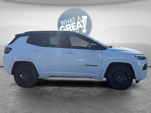 Used 2022 Jeep Compass High Altitude AWD/4WD image 2